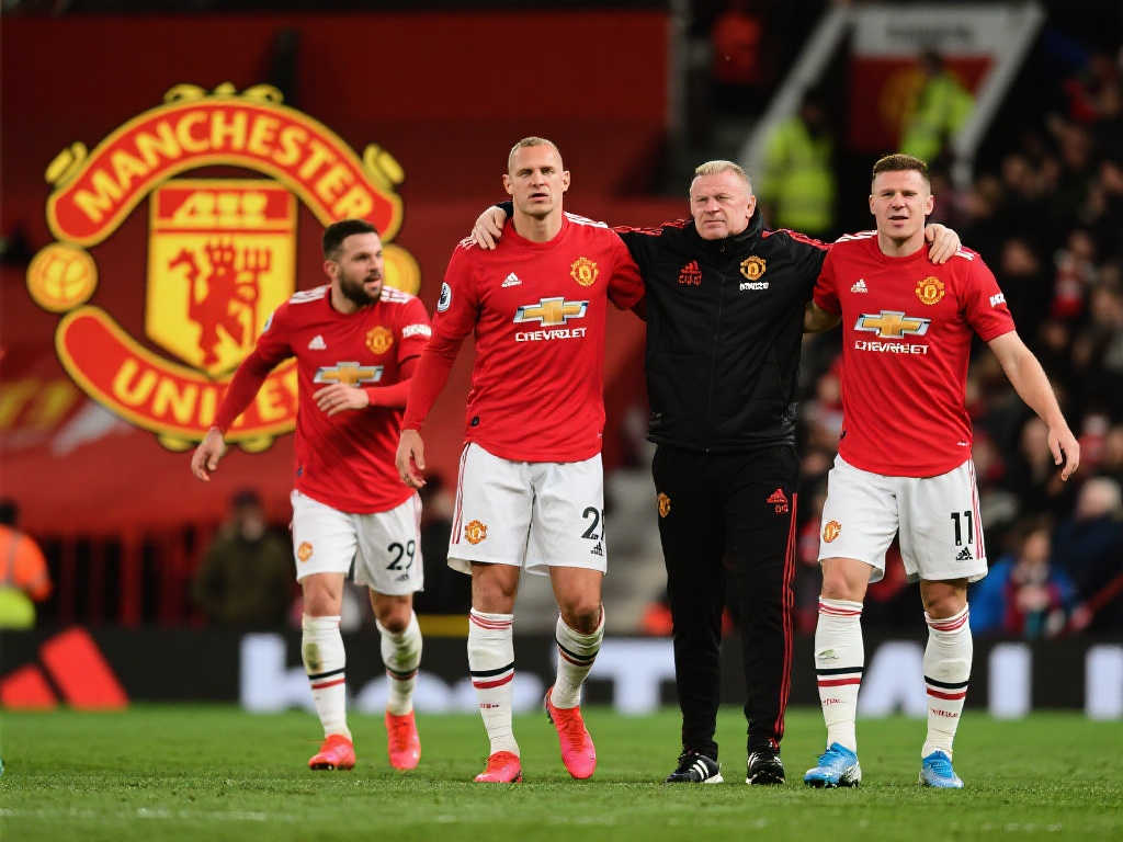 【洞察】英力士曼联这一年②:人情味尽失,球场混乱不堪 【洞察】英力士曼联这一年②:人情味尽失,球场混乱不堪