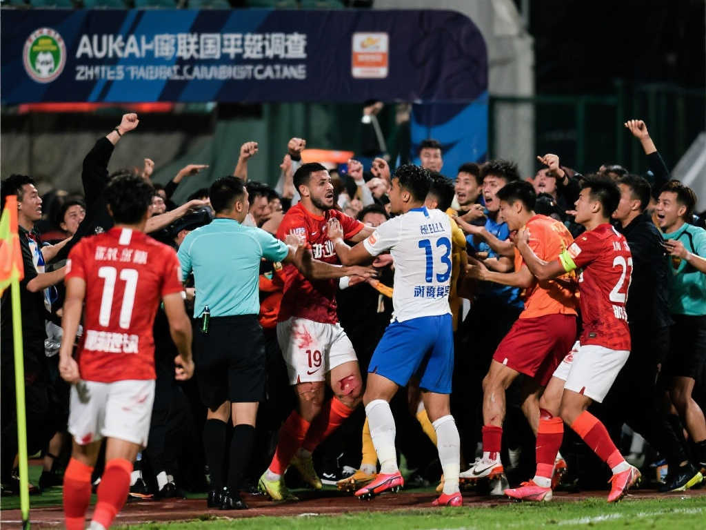 浙江队五将因与武里南冲突遭亚足联处罚：莱昂纳多、姚均晟在列